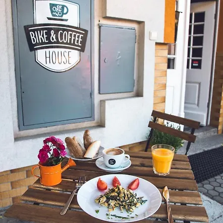 Bike & Coffee House